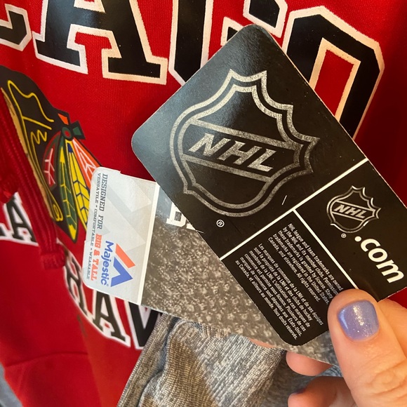 NWT Blackhawks Men’s Sweatshirt (Size 2XLT) - Picture 2 of 5